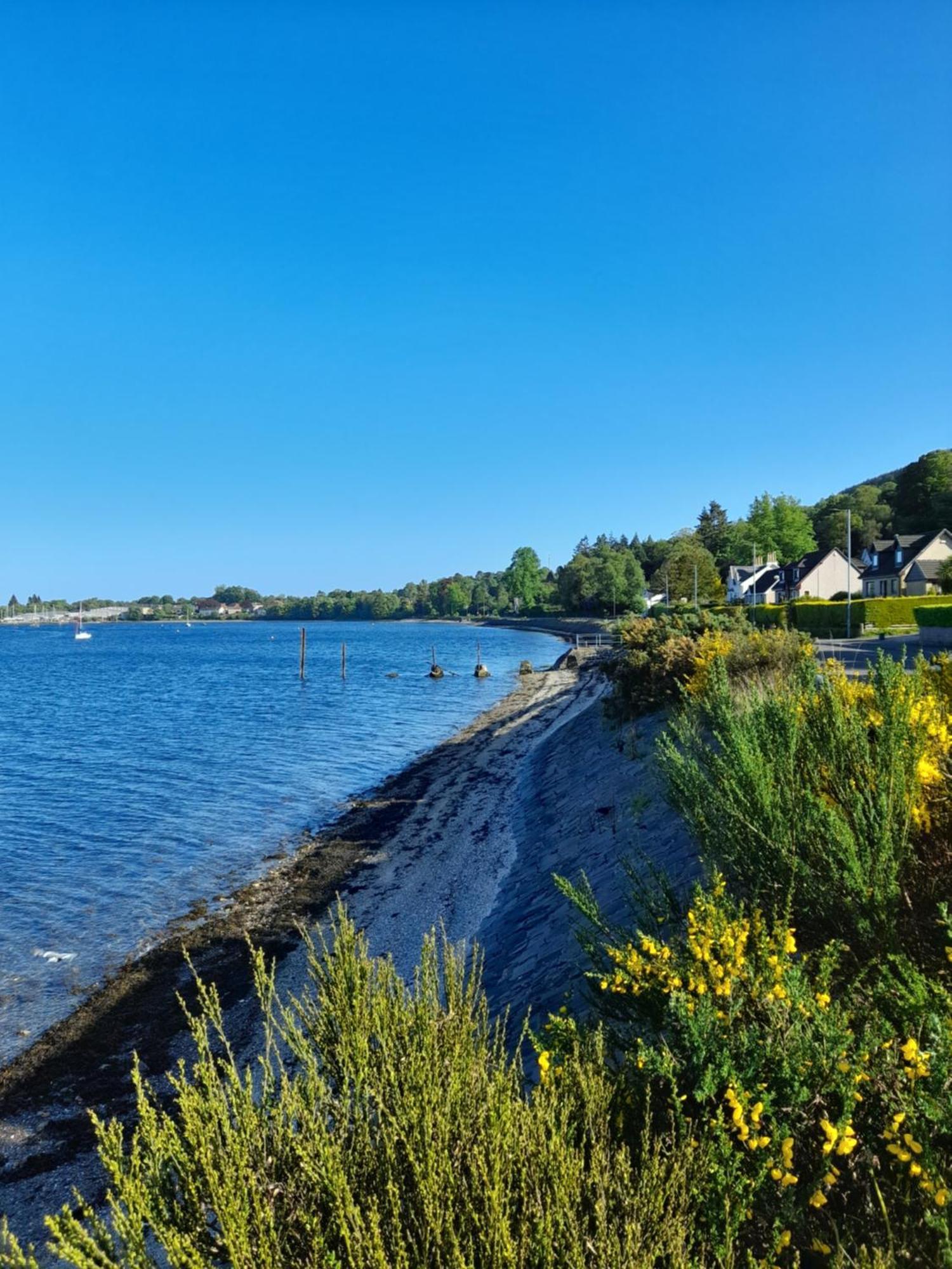 Cosy Lochside Cottage With Mountain And Sea Views Clynder Экстерьер фото